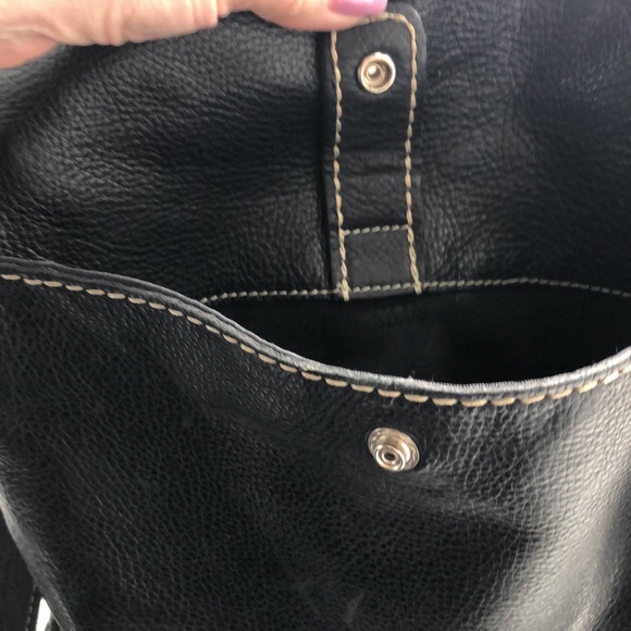 Roots Pebble Leather Crossbody Bag - Picture 6 of 8